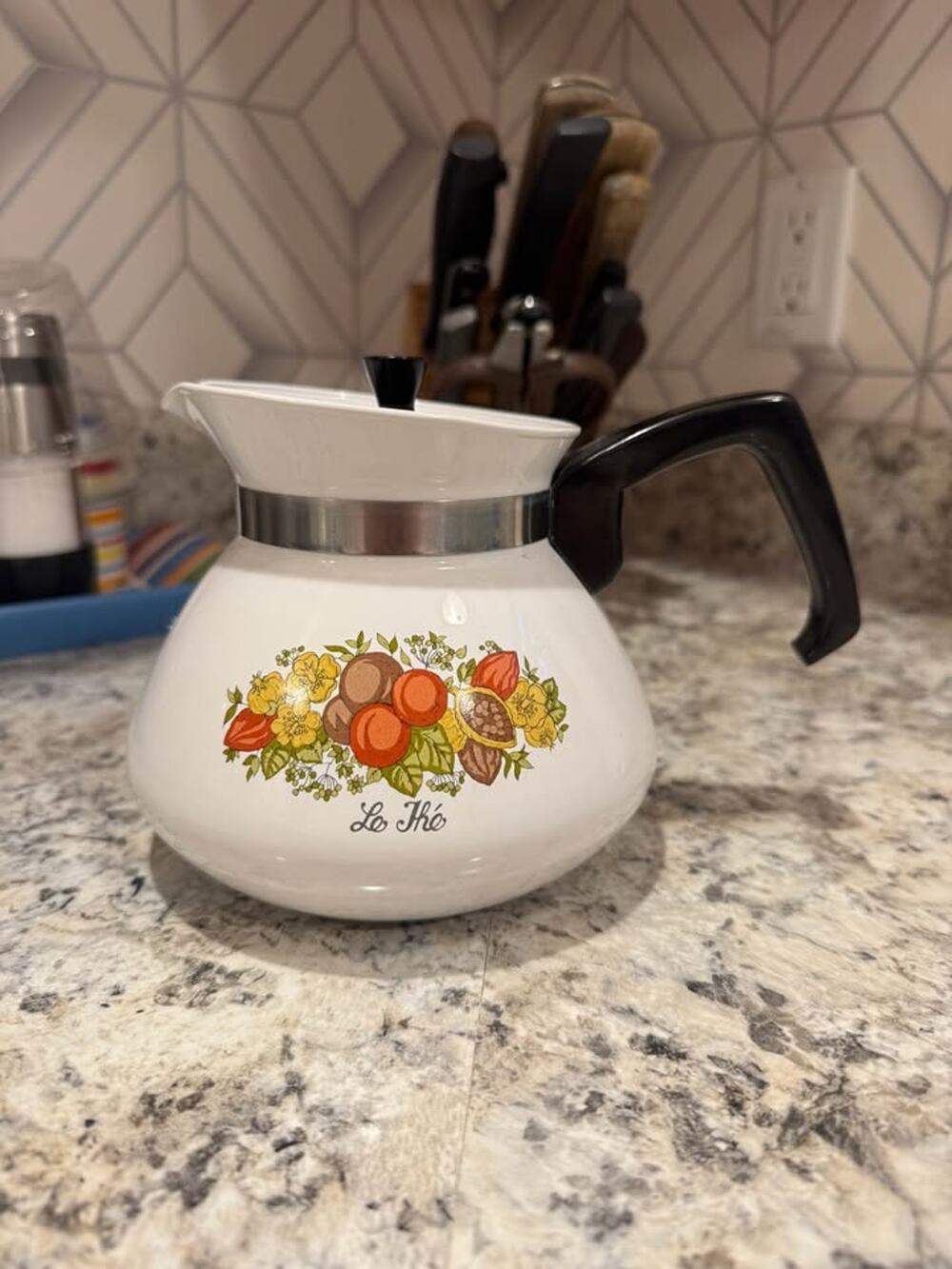 Corning Ware Spice O' Life 6 Cup Teapot P-104
